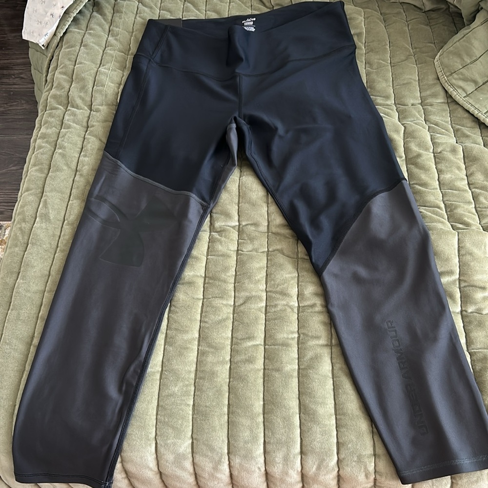 Under Armour Black Athletic Leggings - Picture 6 of 7